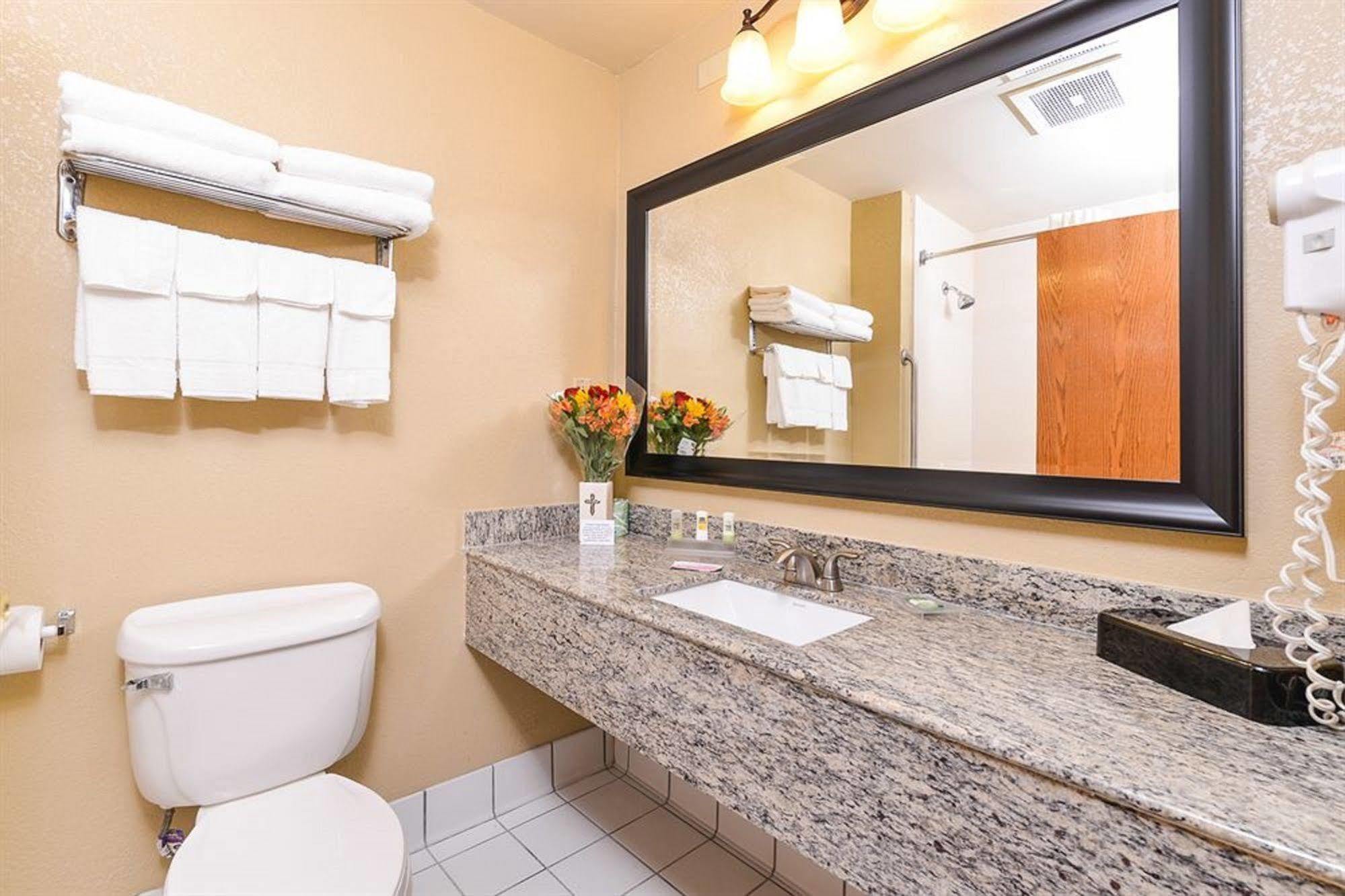 Spark By Hilton Redlands Exterior photo